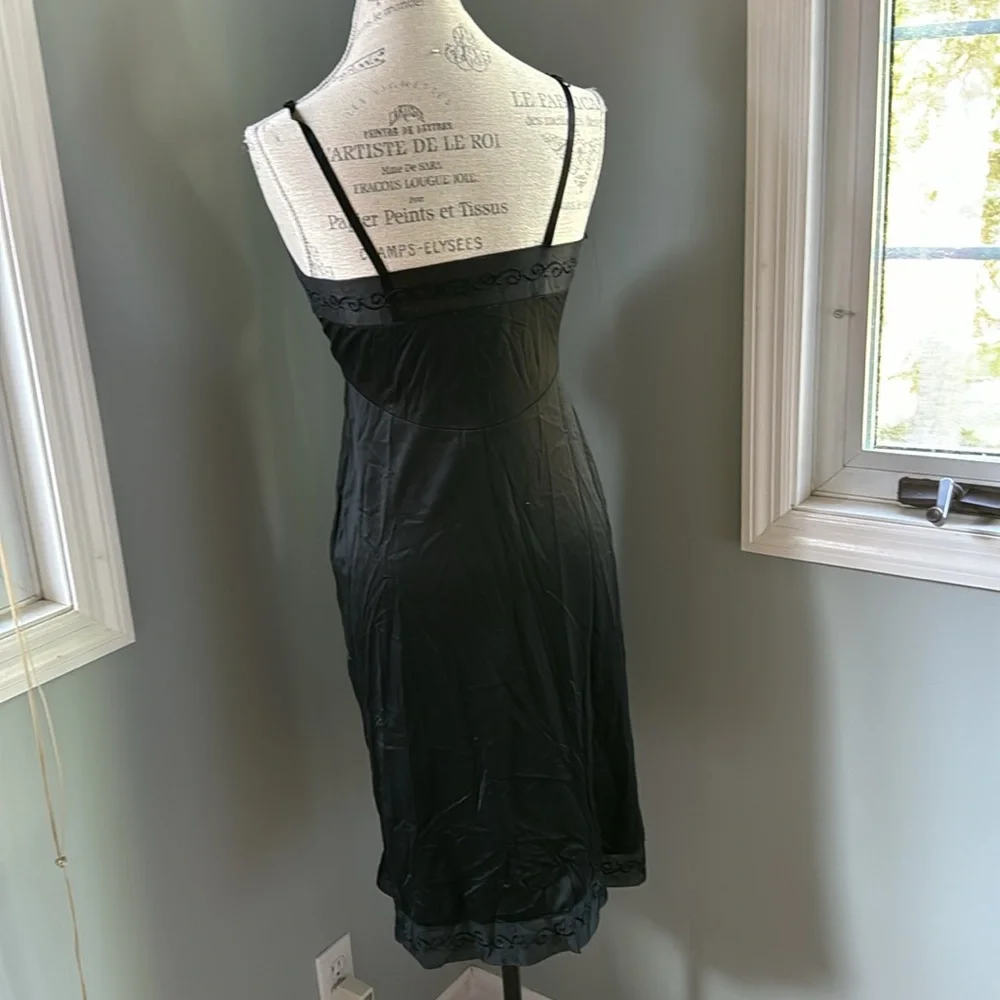 Vintage Vanity Faire black lace trimmed slip EVC size‎ S